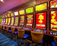 Играч на казино и слотове във Вегас, как да получите безплатни монети в джакпот парти казино, mystic lake casino честване на 4 юли